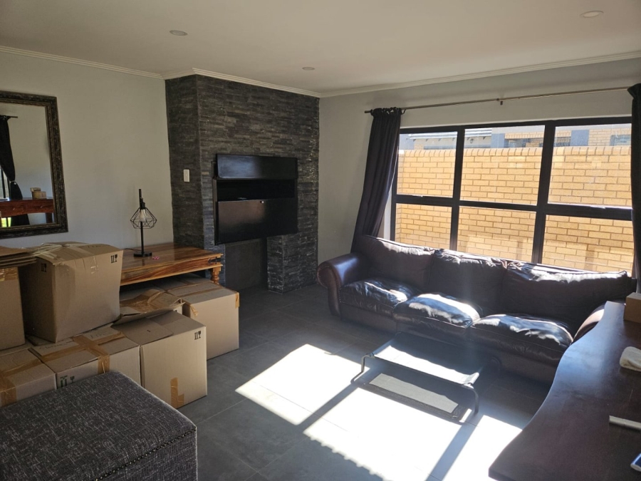 5 Bedroom Property for Sale in Wilkoppies North West